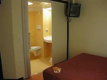 Premiere Classe Angoulême Hotel La Couronne (Charente)