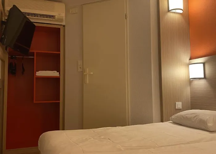 Premiere Classe Angouleme Hotel La Couronne (Charente)