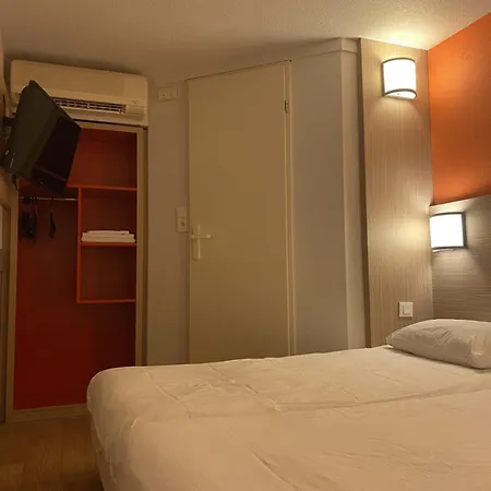 Premiere Classe Angoulême Hotel La Couronne (Charente)